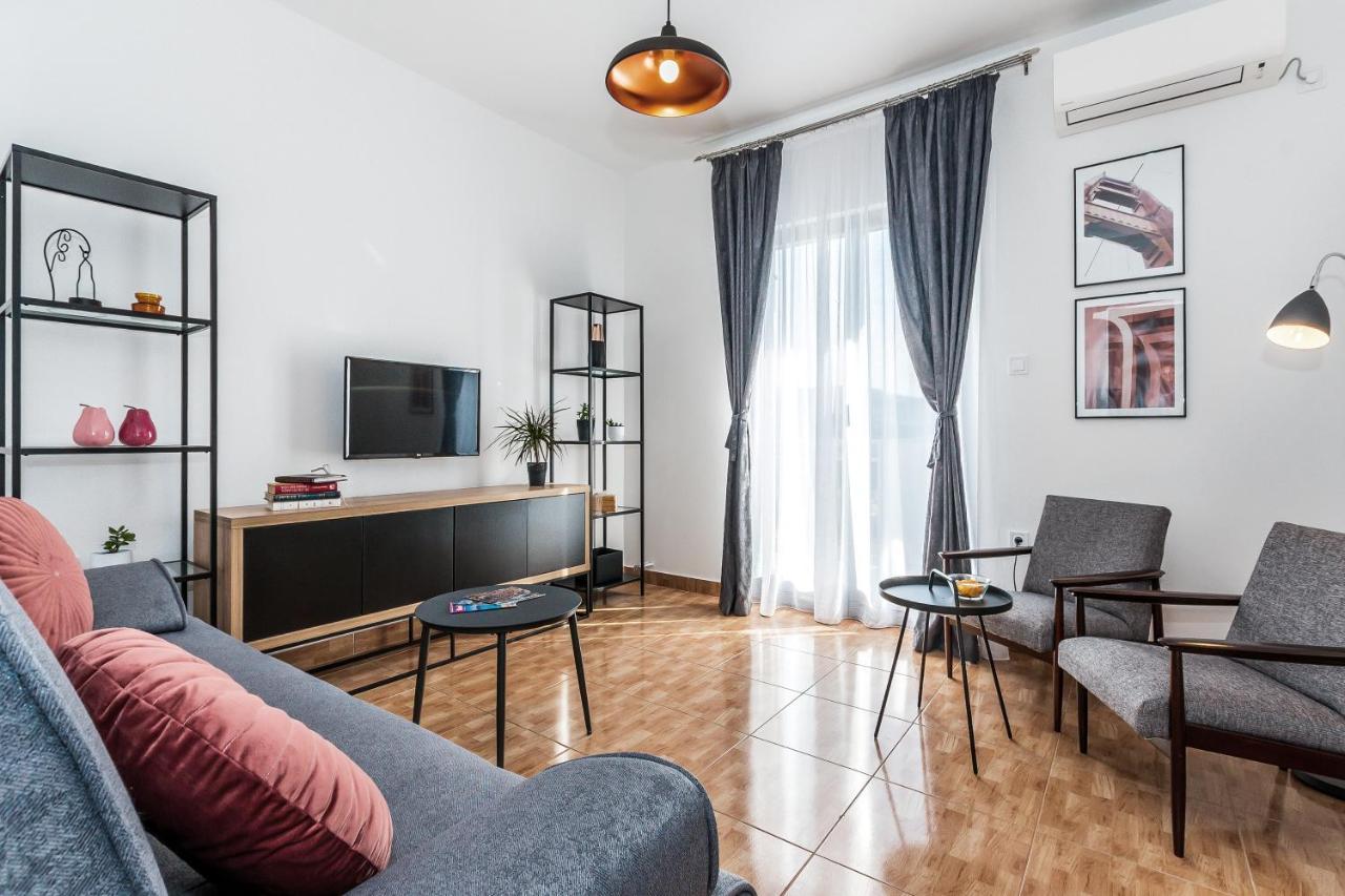 Apartments Tanya 希贝尼克 外观 照片