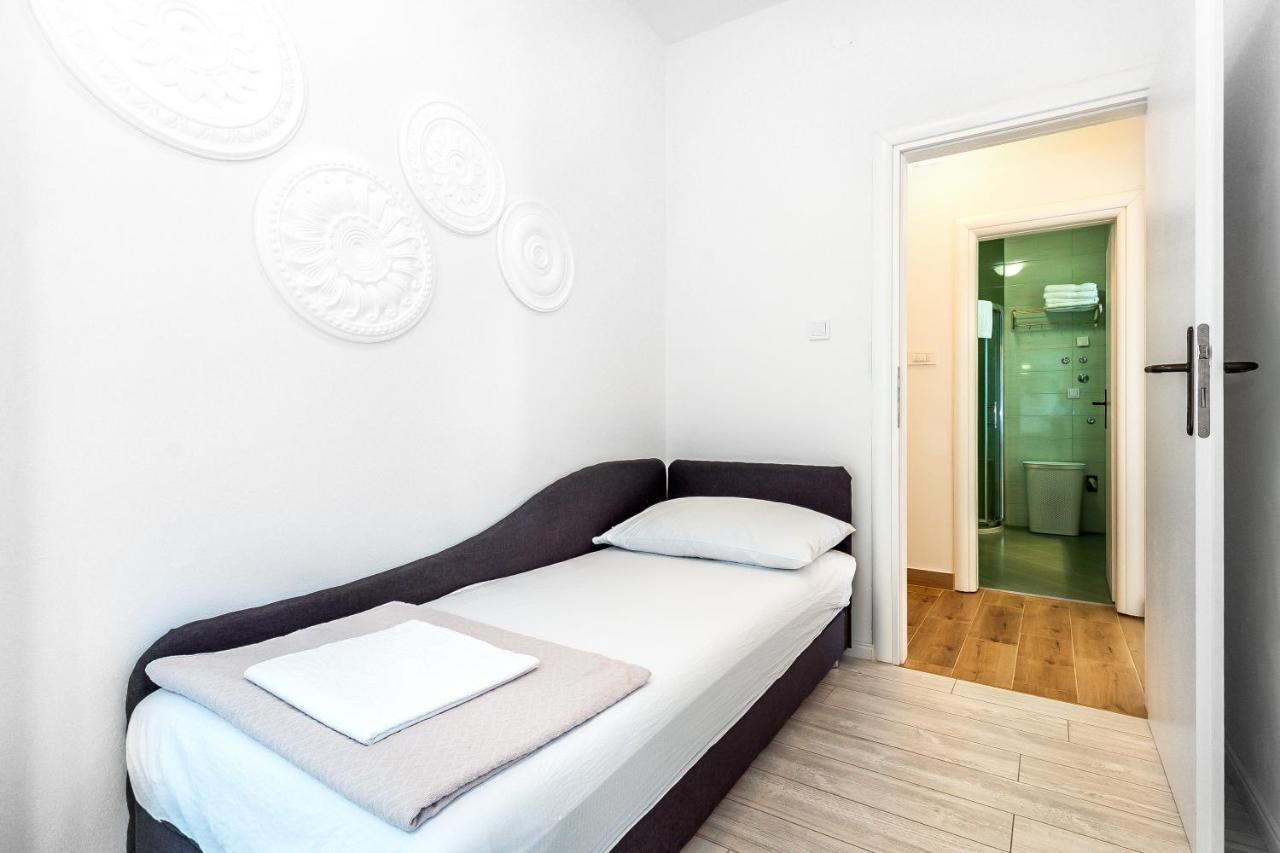 Apartments Tanya 希贝尼克 外观 照片