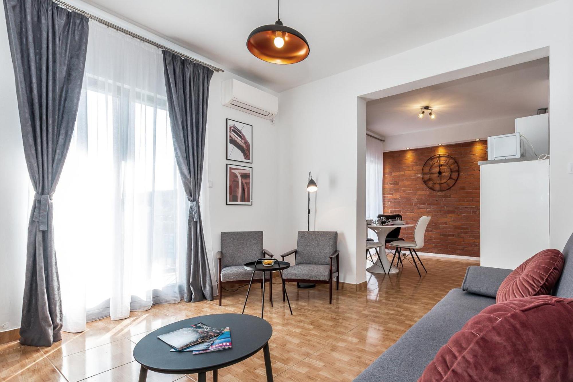 Apartments Tanya 希贝尼克 外观 照片