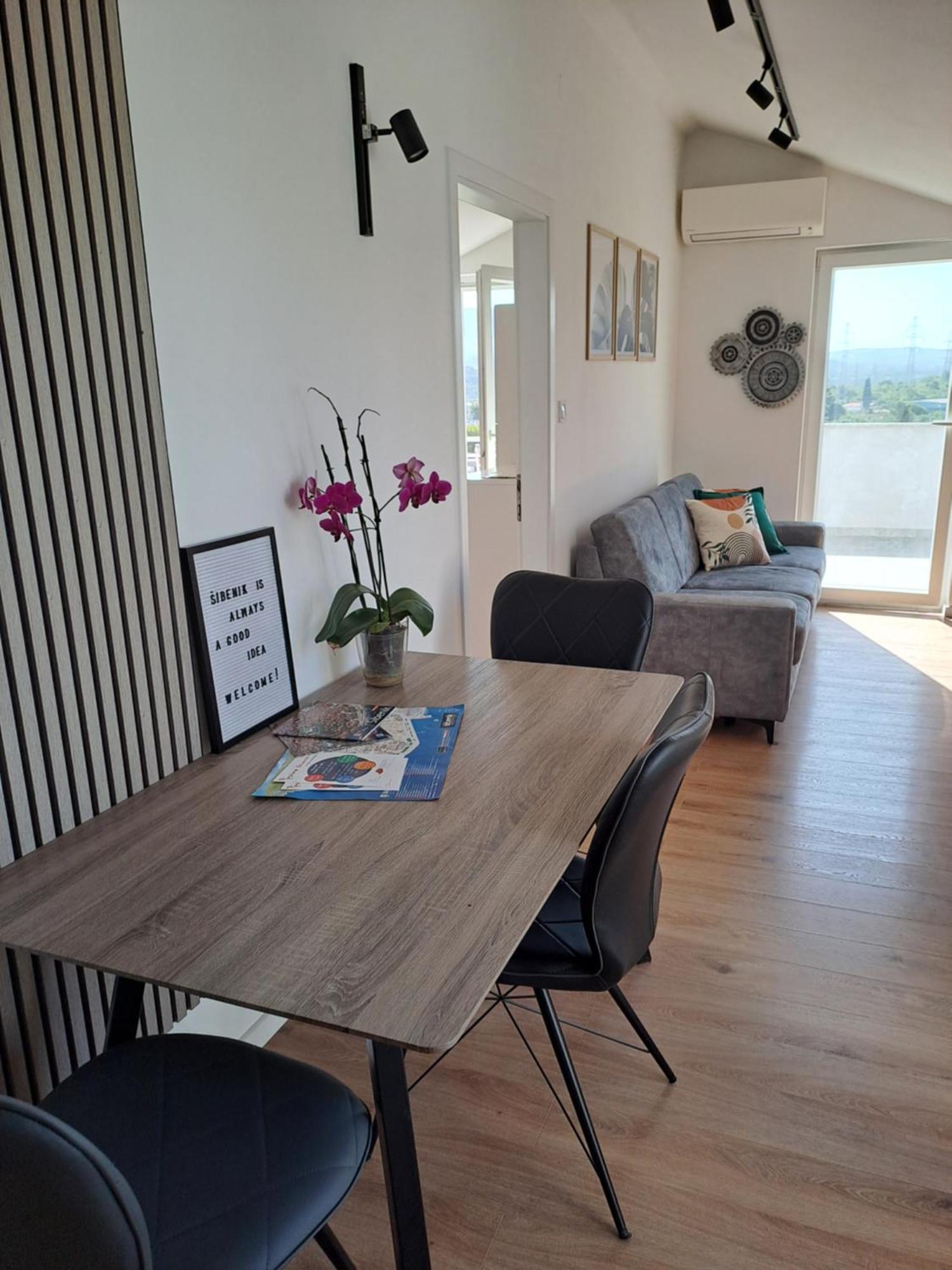 Apartments Tanya 希贝尼克 外观 照片